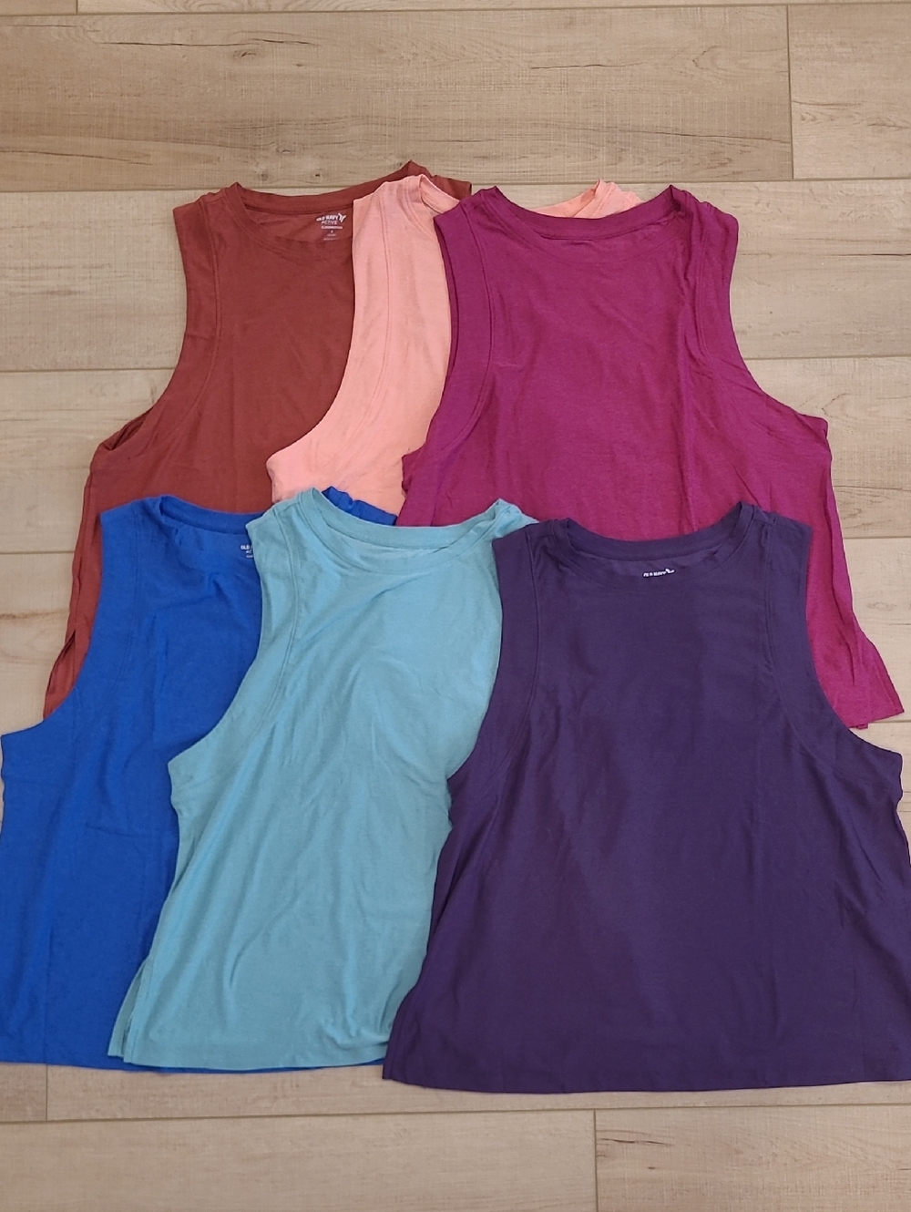 Old Navy Women's Active Cloudmotion Go Dry Tank Tops 6 Bundle Size Small